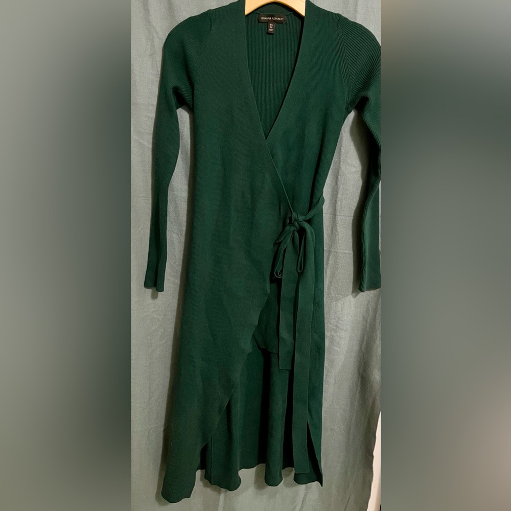 BANANA REPUBLIC - Deep Green Long Sleeve Knit Wrap Dress